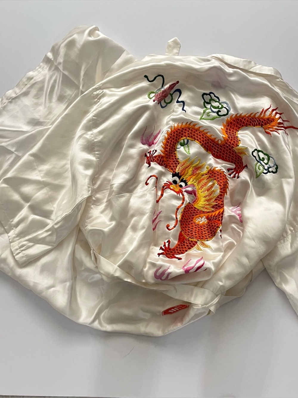 Vintage 100%silk embroidered Asian kimono